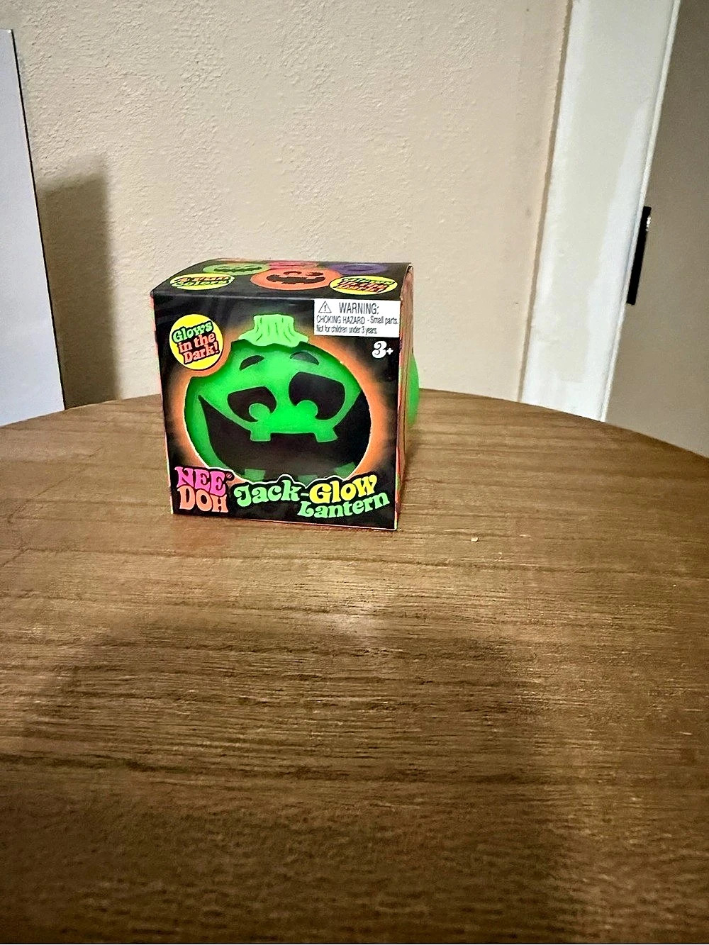 Schylling NeeDoh Jack-Glow Lantern orange or green